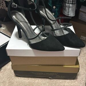 Black stiletto with strap